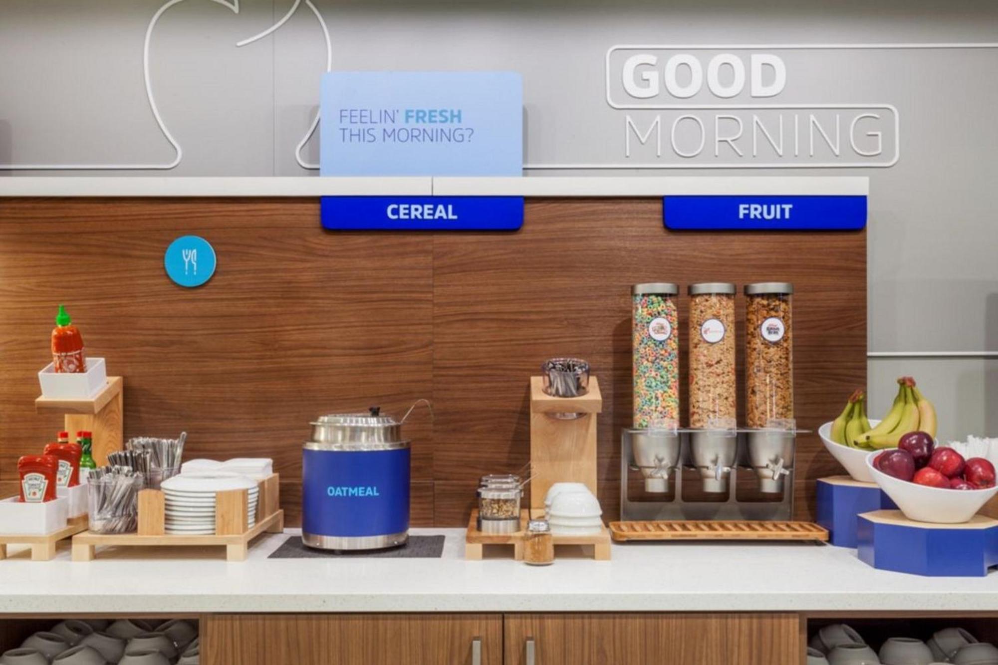 Holiday Inn Express & Suites Chicago - Matteson By Ihg Bagian luar foto
