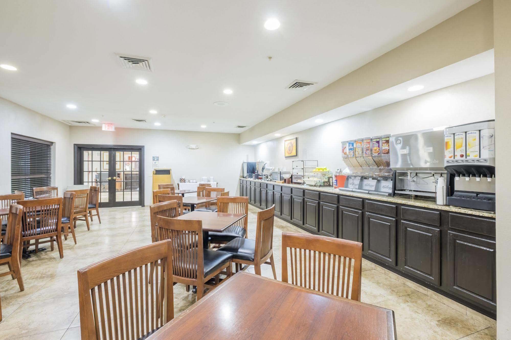 Holiday Inn Express & Suites Chicago - Matteson By Ihg Bagian luar foto