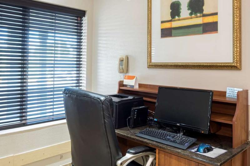 Holiday Inn Express & Suites Chicago - Matteson By Ihg Bagian luar foto